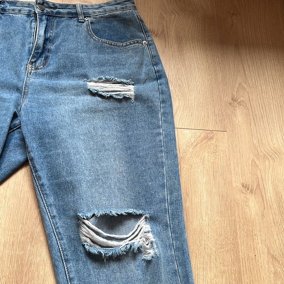 Comfy, relaxed fit Jeans Sz 14 - Picture 2 of 4